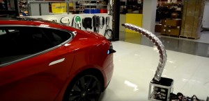 Tesla autonómne nabíjanie