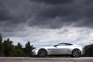 Aston Martin DB10 c