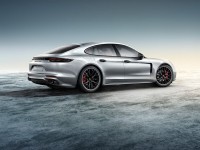 2017-porsche-panamera-exclusive 3