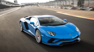 2017-lamborghini-aventador-s