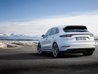 2018-porsche-cayenne-turbo-7