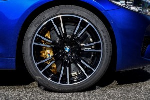 2018-BMW_M5-Pirelli-1