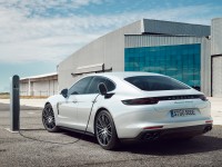 2018-Porsche-Panamera-Turbo-S-E-Hybrid-1