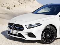 2018_Mercedes-Benz-A-8