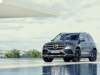 2020-Mercedes-Benz-GLS-1