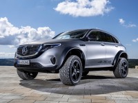 2020-Mercedes-Benz-EQC-4x4-3