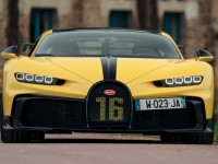 2021-bugatti-chiron-sport-and-pur-sport-test-drive-1