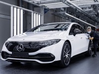 2021-Mercedes-EQS-first-1