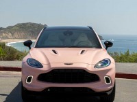 2021-Aston-Martin-DBX-1