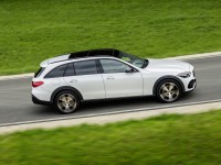 2021-Mercedes-Benz-C-All-Terrain-1