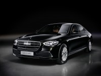 2021-Mercedes-Benz-S680-GUARD-4MATIC-1
