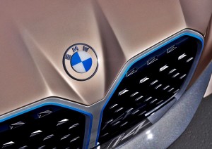 2023-BMW-7-a