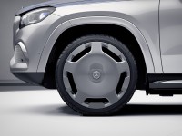 2022-Mercedes-Maybach-Edition100-4