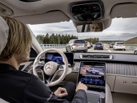 2021-Mercedes-Benz-autonom-9