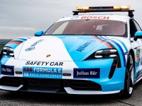 2022-porsche-taycan-turbo-s-formula-e-safety-car-1