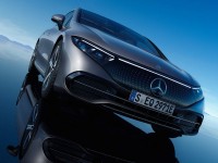 2022-Mercedes-Benz-EQS-580
