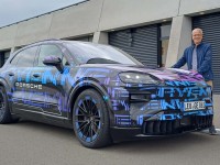2026-porsche-cayenne-turbo-electric-0